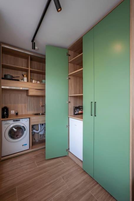 Apartment Nest 5 At Center 2p