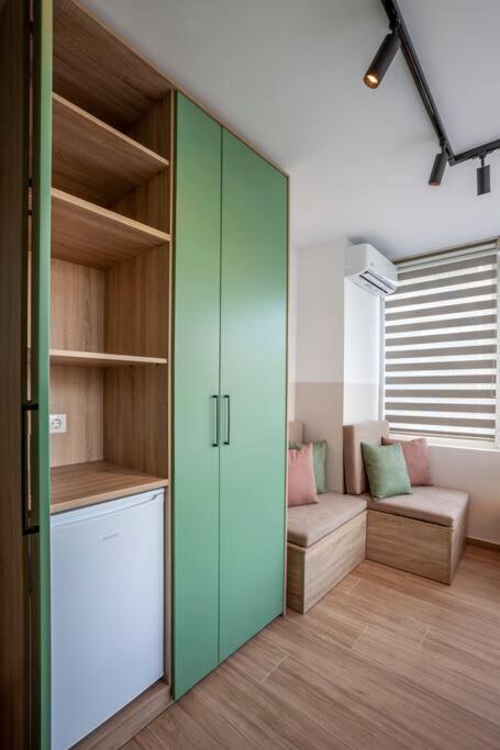 Nest 5 At Center 2p *